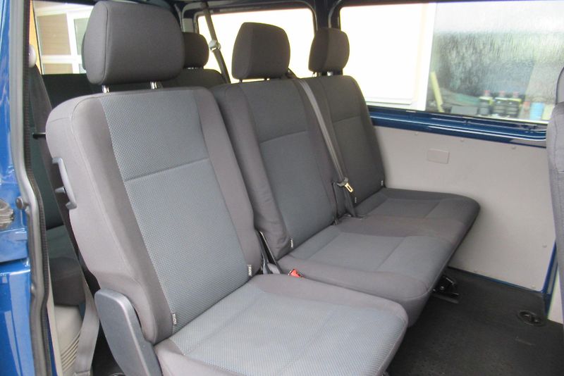 Volkswagen Transporter T6 2.0 TDI KLIMA 9 MÍST - fotka 17 z 31
