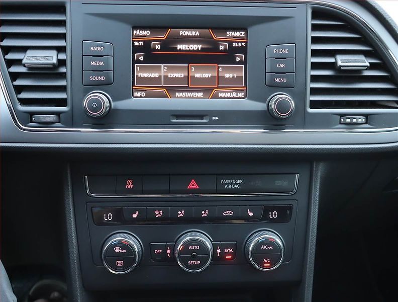 Seat Leon (2019) Style 1.0 TSI, Tempomat - fotka 12 z 16