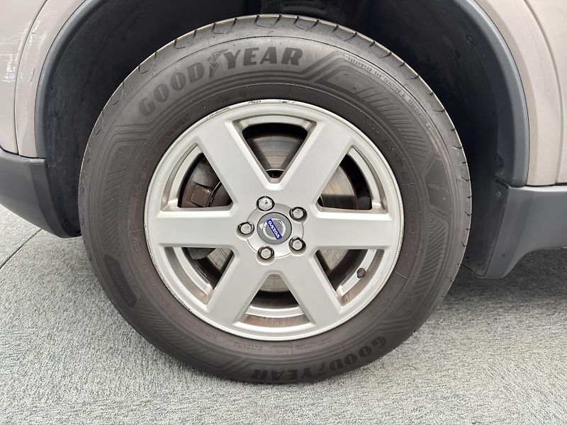 Volvo XC90 D5 AWD SUMMUM AUT CZ  - fotka 41 z 41