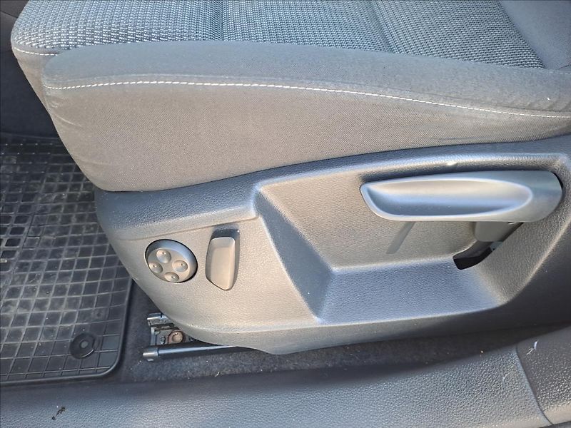 Volkswagen Sharan 2,0 TDI DSG NAVIGACE - fotka 11 z 18