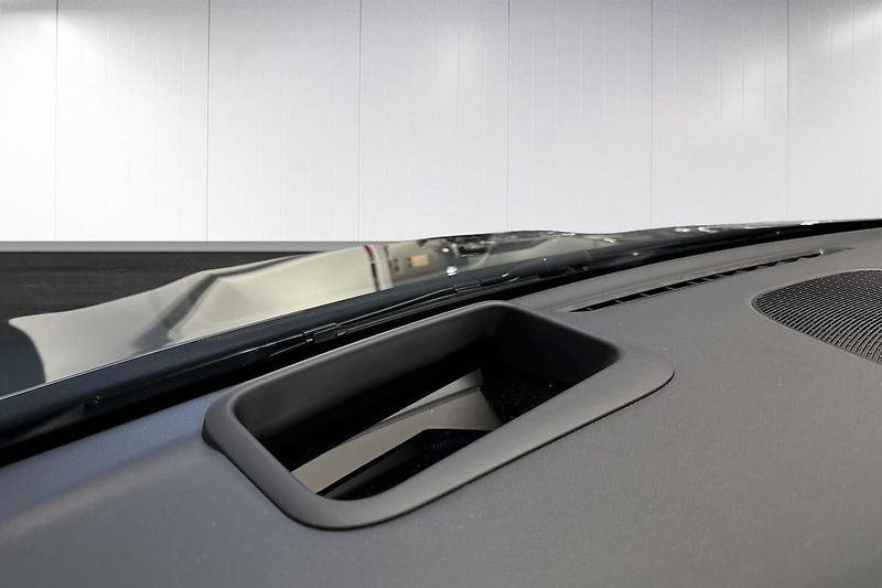 Mercedes-Benz CLA 350 4M AMG Pano 360 Burm HuD - fotka 17 z 25