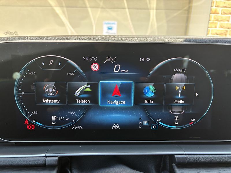 Mercedes-Benz GLE (2023) 400d 4MATIC 9GTRONIC AMG Paket - fotka 132 z 166