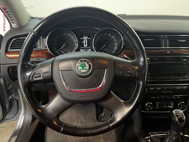 Škoda Superb (2010) 2.0 TDi, STK3/28 - fotka 16 z 16