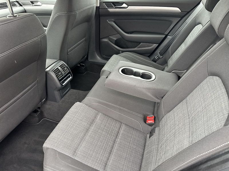 Volkswagen Passat (2022) Variant 2.0 TDI DSG Business - fotka 8 z 33