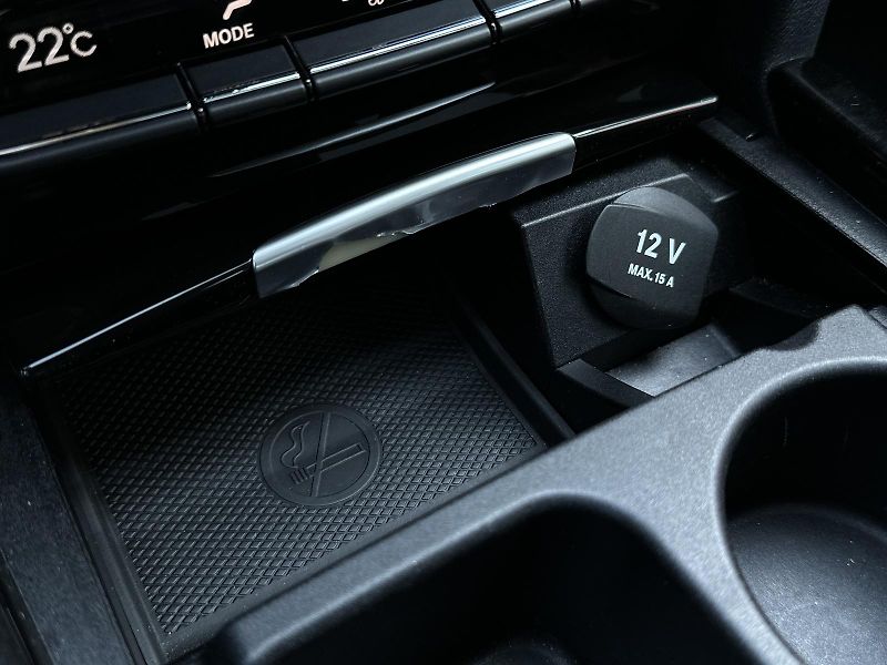 Mercedes-Benz Třídy E 350 4Matic 272PS NAVI KAMERA+P - fotka 29 z 39