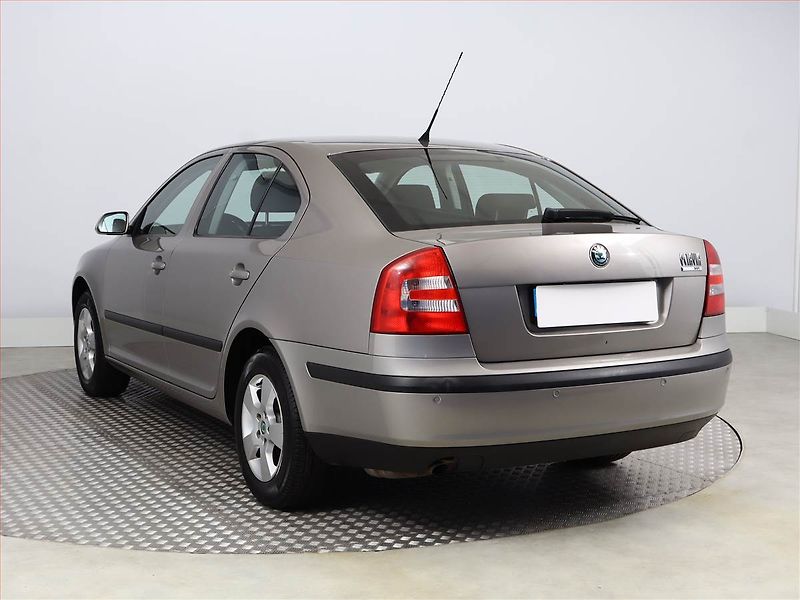 Škoda Octavia (2007) Ambiente 1.6, Serv.kniha - fotka 4 z 13