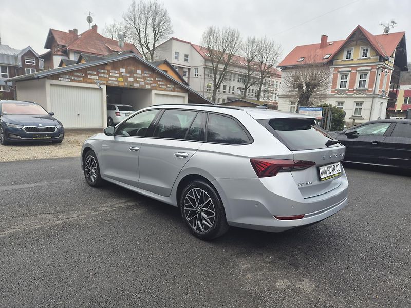 Škoda Octavia ZAMLUVENO ! 2,0TDi 85kw 17ALU - fotka 4 z 46