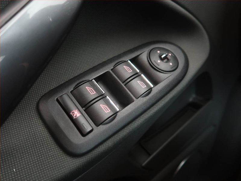 Ford Kuga (2010) 2.0 TDCi, 4X4, Tempomat - fotka 17 z 17