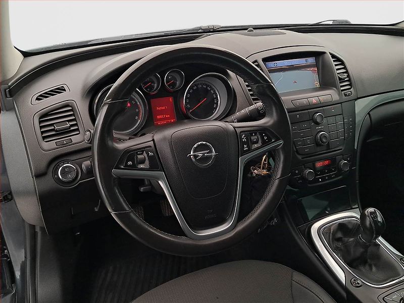 Opel Insignia (2009) 1.6 Turbo, v provozu - fotka 20 z 22