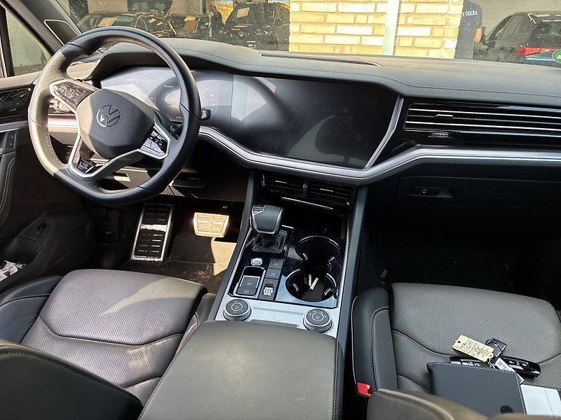 Volkswagen Touareg R-line 3.0 TDI 210 kW Black Ed - fotka 5 z 11