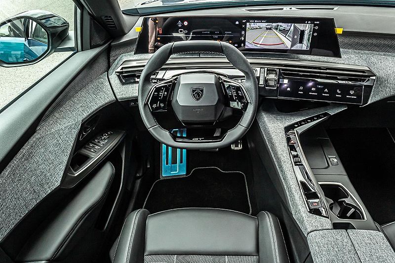 Peugeot 5008 (2026) 1,2 BUSINESS Hybrid 145 e-DCS6 - fotka 12 z 17