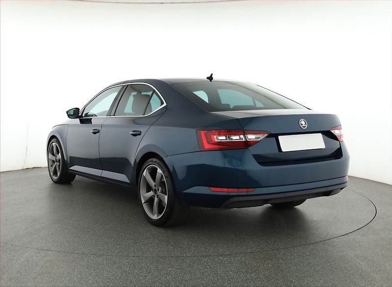 Škoda Superb (2016) Style 2.0 TDI, 4X4, Automat - fotka 4 z 17