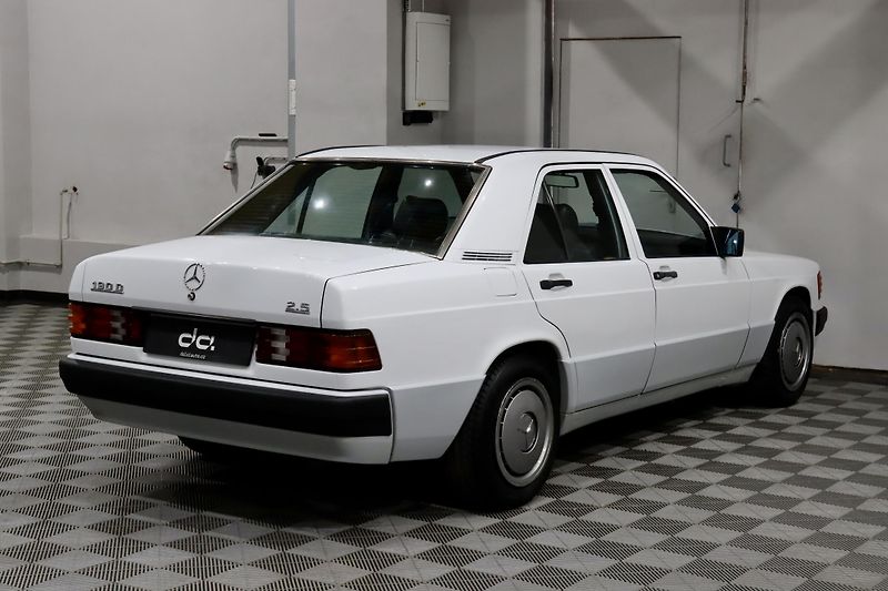 Mercedes-Benz 190 D 2.5 OM602 W201 - fotka 6 z 32