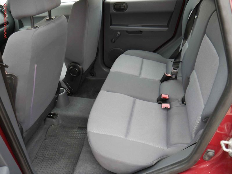 Mitsubishi Colt (2006) 1.1i, ČR, Klima - fotka 10 z 15