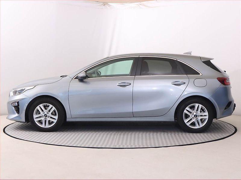 Kia Ceed (2020) 1.0 T-GDI, Tempomat - fotka 3 z 19
