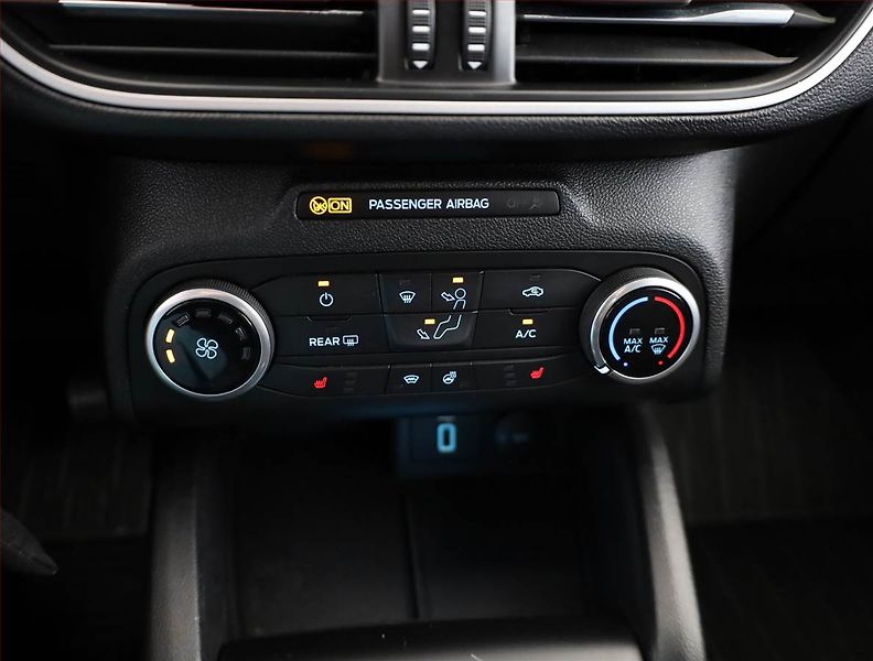 Ford Focus (2020) 1.5 EcoBlue, Tempomat - fotka 10 z 21