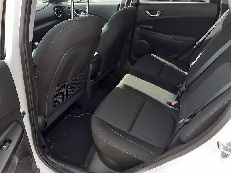 Hyundai Kona (2023) 1.0 T-GDi 1.MAJ ČR - fotka 20 z 38