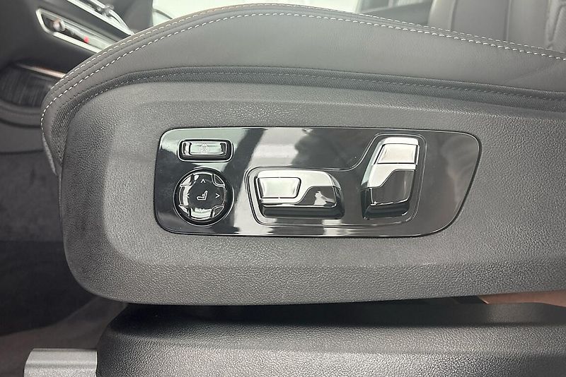 BMW X7 xDrive40d - fotka 18 z 25