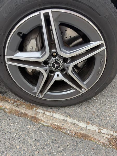 Mercedes-Benz GLC (2021) 300 de 4 matic - fotka 25 z 31