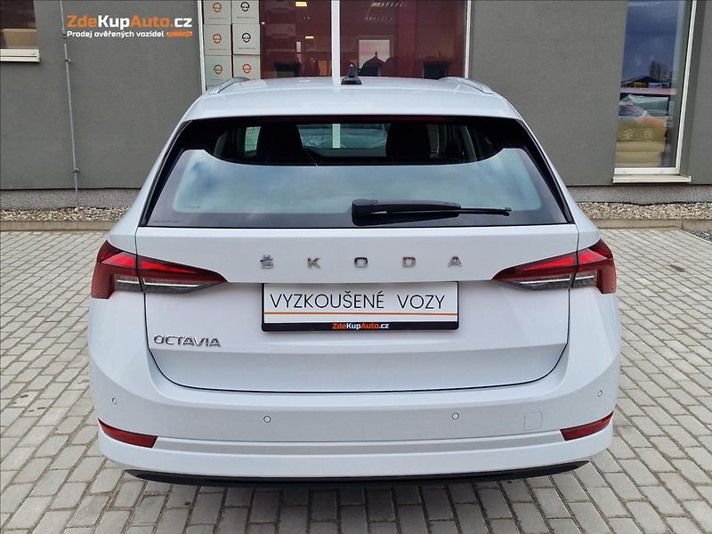 Škoda Octavia 2.0TDI Style, původ ČR,1.Maj. - fotka 9 z 50