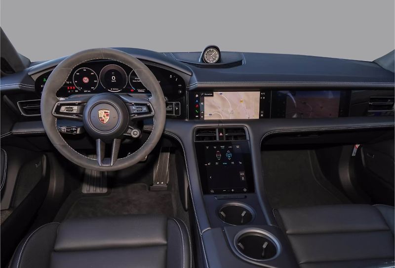 Porsche Taycan GTS Sport Turismo HuD 360 Inno - fotka 16 z 28