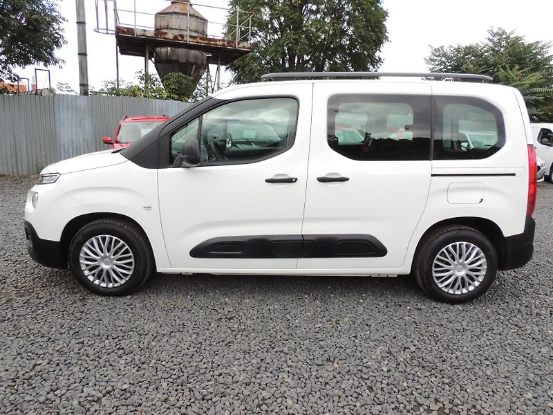 Citroën Berlingo (2019) 1.2Puretech,Live,81kw,ČR,1.maj - fotka 8 z 55