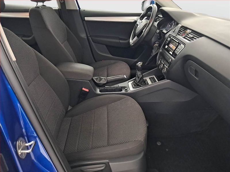 Škoda Octavia (2016) Ambition 1.6 TDI, Tempomat - fotka 9 z 16