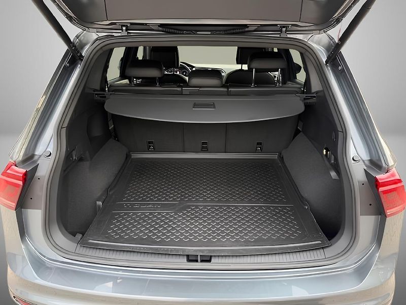 Volkswagen Tiguan Allspace 2.0TDI DSG 4x4 147kW R-Line TZ - fotka 8 z 8