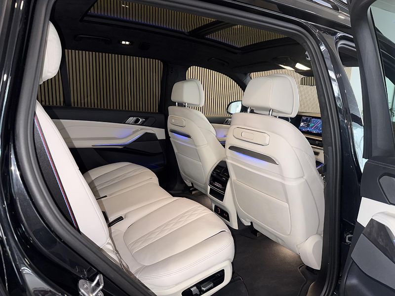 BMW X7 40d M Tažné Masáž Pano Záruka - fotka 19 z 48