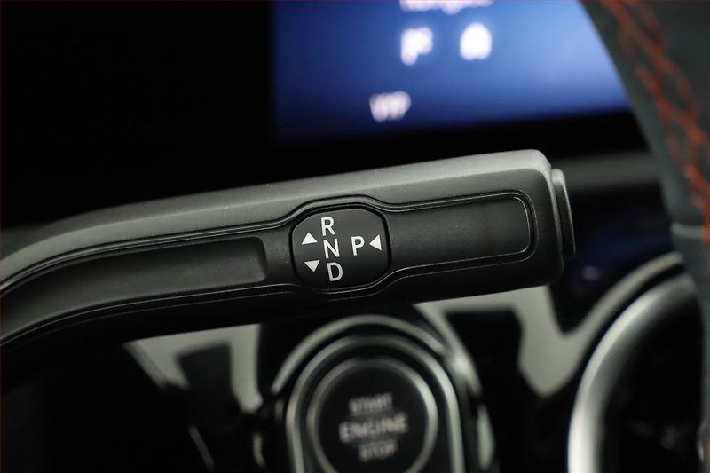 Mercedes-Benz Třídy A (2025) A 200, AMG Line, Navigace - fotka 10 z 23