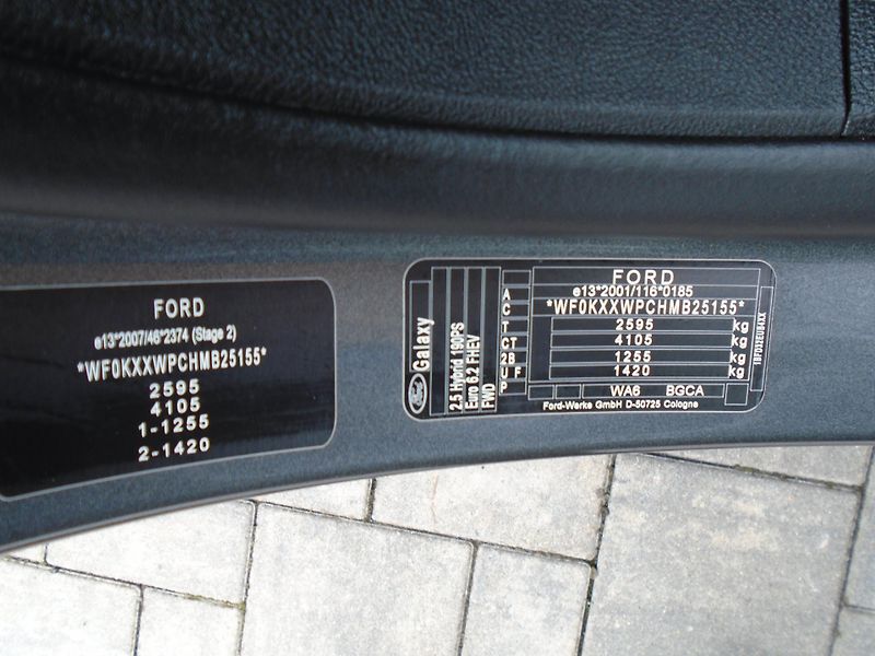 Ford Galaxy 2.5 Durarec FHEV Vignale 7míst - fotka 38 z 46