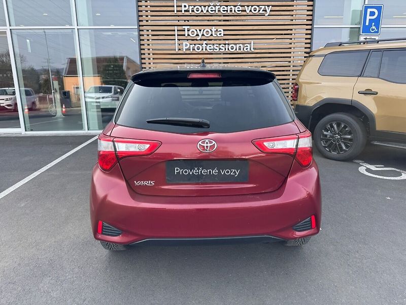 Toyota Yaris SELECTION - fotka 17 z 18