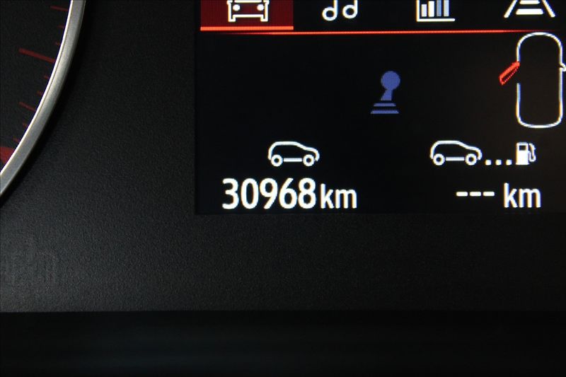 Renault Clio 1,0 TCe  NOVÉ V ČR,ZEN - fotka 9 z 26