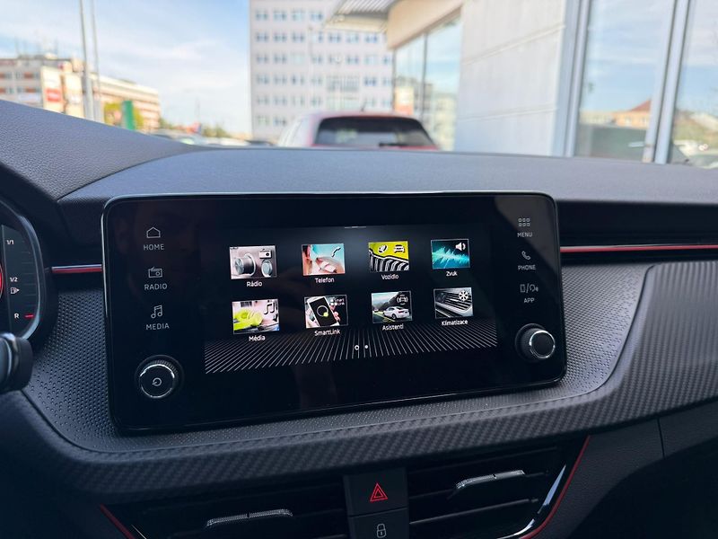 Škoda Scala Monte Carlo 1,0 TSI 85 kW DSG - fotka 12 z 25