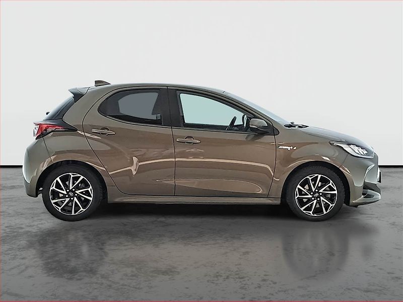 Toyota Yaris (2021) 1.5 VVT-i Hybrid, Automat - fotka 6 z 20