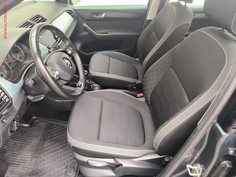 Škoda Fabia (2021) 1.0 TSI, Ambition, TZ, kamera - fotka 9 z 21