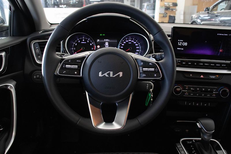 Kia XCeed 1.6 T-GDI GPF 7DCT EXCLUSIVE - fotka 9 z 17
