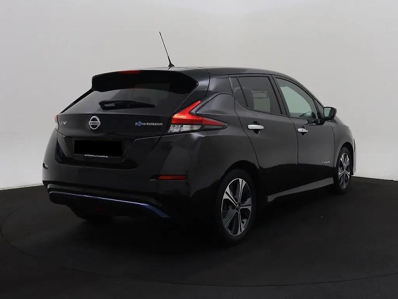 Nissan Leaf EV 110kW 40kWh 2.ZERO Edition - fotka 2 z 11
