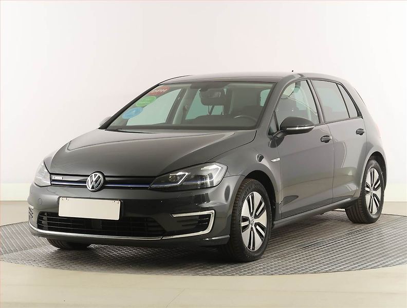 Volkswagen Golf (2020) 32 kWh - 37 Ah, SoH 90% - fotka 2 z 26