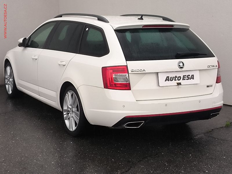Škoda Octavia (2014) 2.0 TDi, Bixen, navi, park - fotka 6 z 21