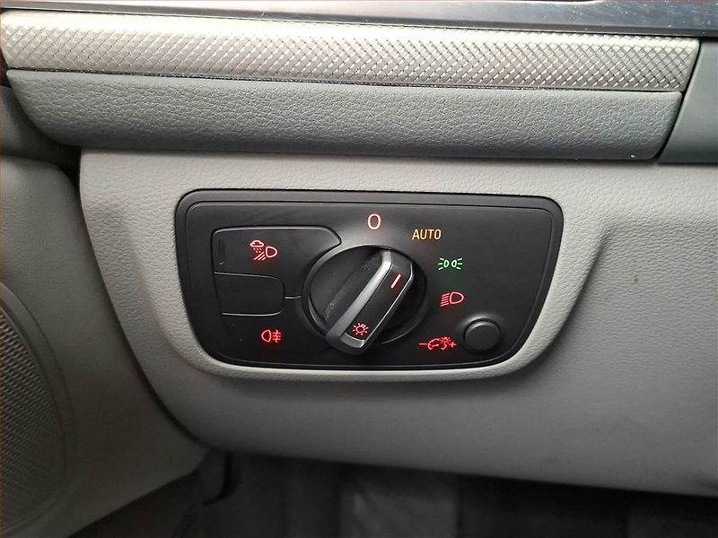Audi A6 (2012) 3.0 BiTDI, 4X4, Automat, Kůže - fotka 23 z 26