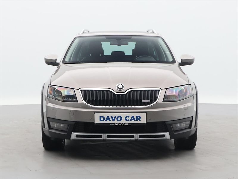 Škoda Octavia 2.0 TDI 135kW DSG Scout Xenon - fotka 2 z 28