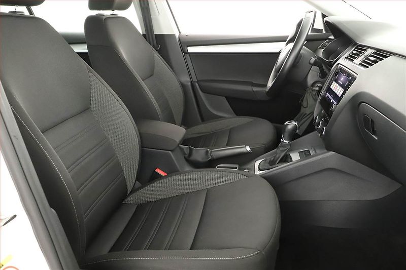 Škoda Octavia (2018) 1.6 TDI, Automat, Navi - fotka 7 z 16