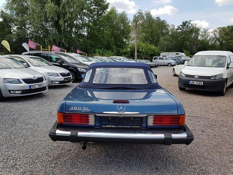 Mercedes-Benz SL 380 1982 160 kW HARDTOP - fotka 10 z 23