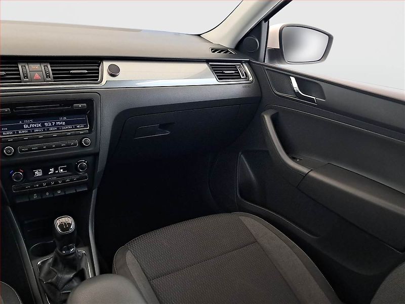 Škoda Rapid (2013) Ambition 1.2 TSI, Serv.kniha - fotka 8 z 16