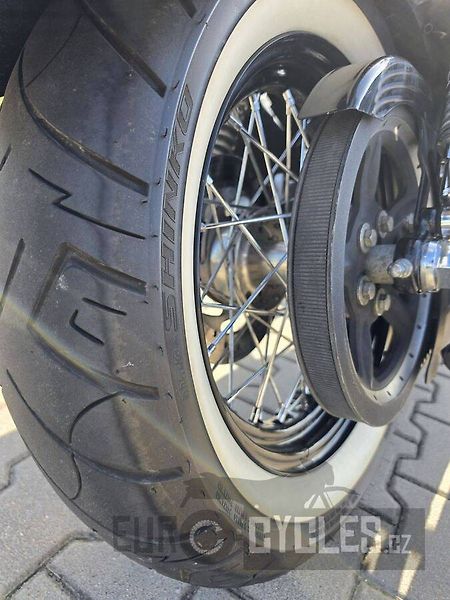 Harley-Davidson (2012) XL 1200 CB Sportster Custom Li - fotka 10 z 26