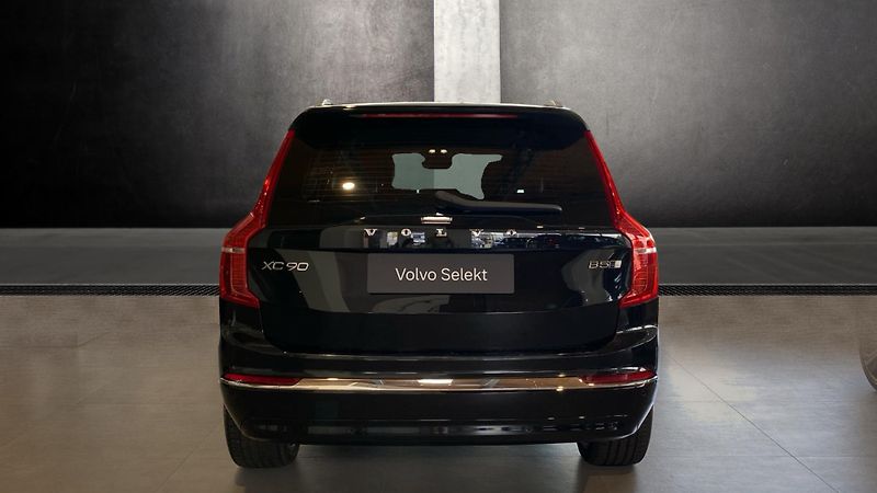 Volvo XC90 PLUS BRIGHT, B5 AWD, 173+10 kW - fotka 6 z 33