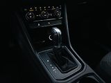 Volkswagen Touran 1.6TDI AUT SERVISKA 7MÍST LED  - náhled 37
