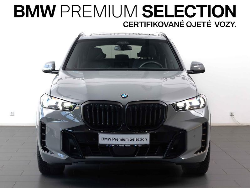BMW X5 xDrive30d - fotka 2 z 24