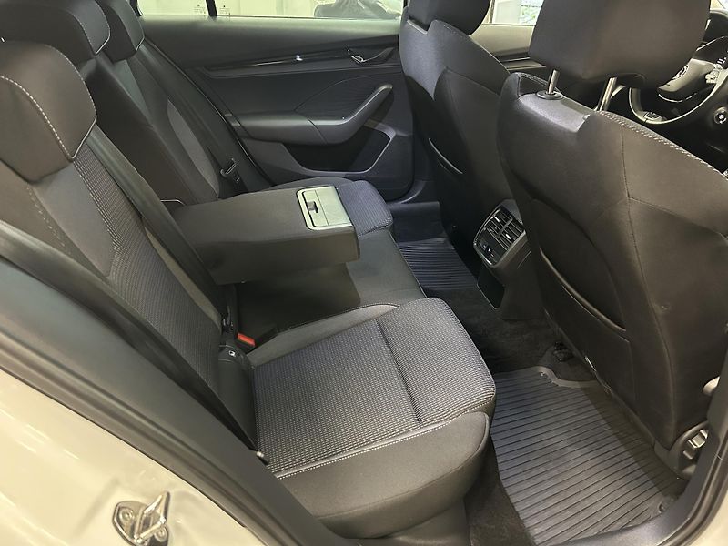 Škoda Octavia (2022) 1.5TSi Ambiion Plus 110kW  - fotka 21 z 23